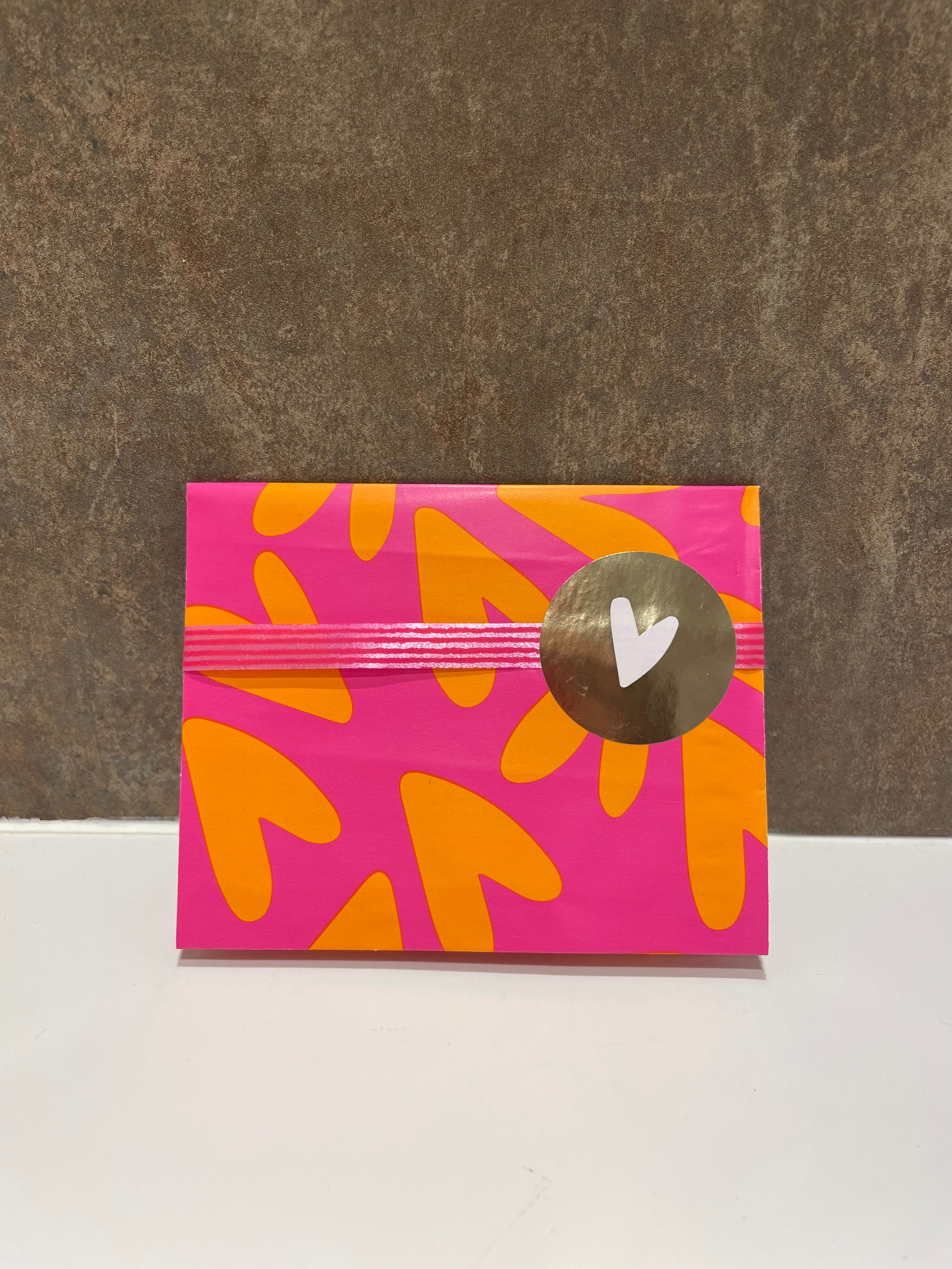 Luma Mystery Bag Midi, verrassing gouden RVS oorbellen met polymeer klei - Luma Jewellery. Gemaakt in Zuid-Limburg